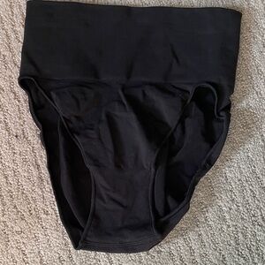 SKIMS Black tummy control underwear